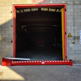 Barrière semi-automatique pivotante